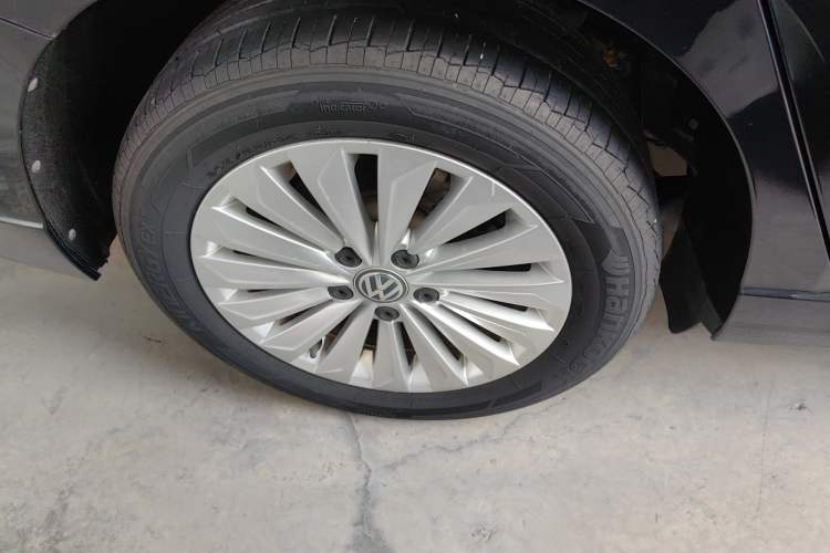 Used Volkswagen Lavida 2019 1.5L Automatic Comfort Edition China VI Standard Right Rear Wheel Hub