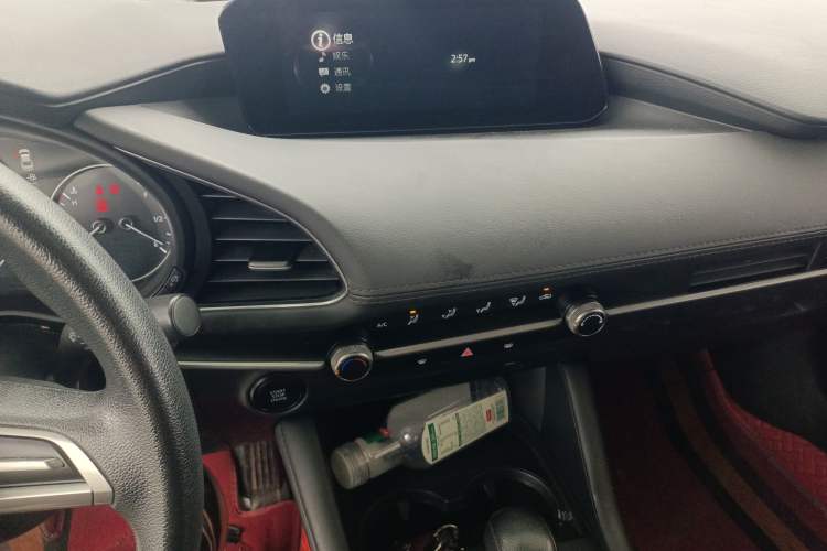 Used Mazda 3 Axela 2021 2.0L Automatic Zhiqing Edition Audio And AC Panel