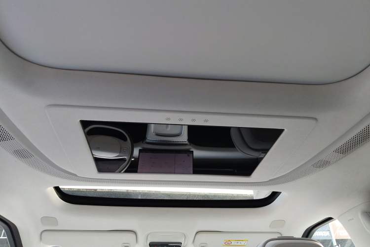 Used XPeng X9 2025 650 Long-Range Max
