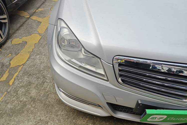 Used Mercedes-Benz C-Class 2011 C 180K Classic model