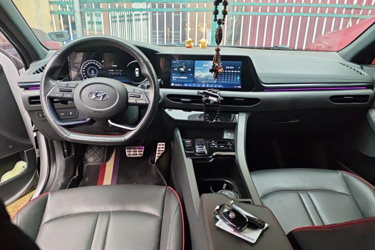 Used Hyundai Sonata 2022 380TGDi Automatic 20th Anniversary Edition Center Console