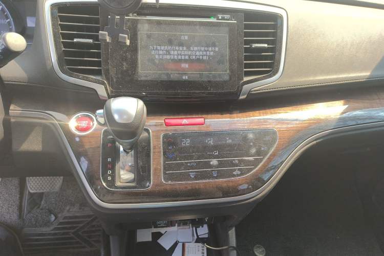 Used Honda Odyssey 2015 Updated Version 2.4L Smart Edition
