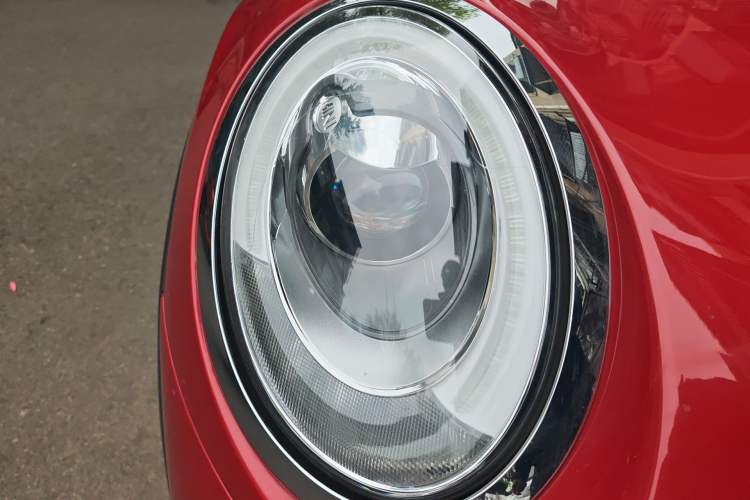 Used MINI 2016 2.0T COOPER S Five-Door Edition Right Front Headlight