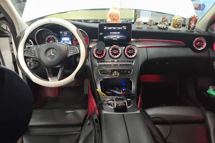 Used Mercedes-Benz C-Class 2017 C 200 L Sport Edition Center Console