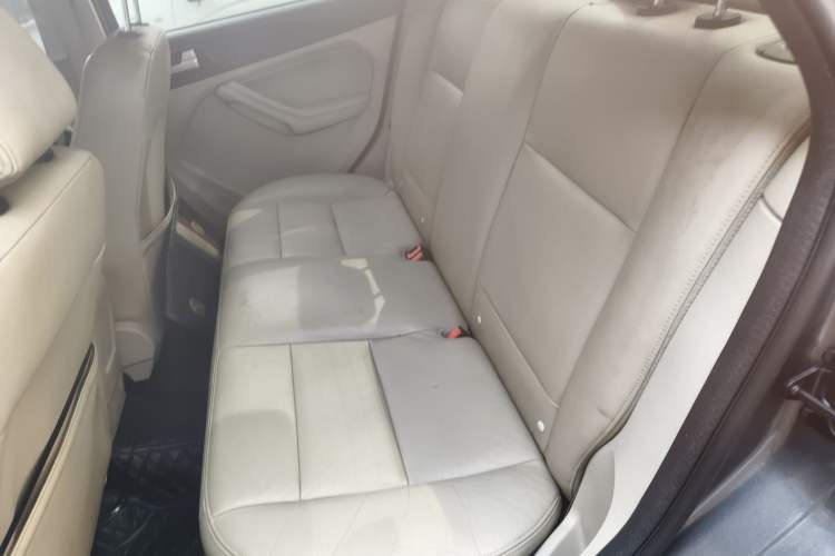 Used Ford Focus 2013 Sedan Classic 1.8L Automatic Fashion Edition
