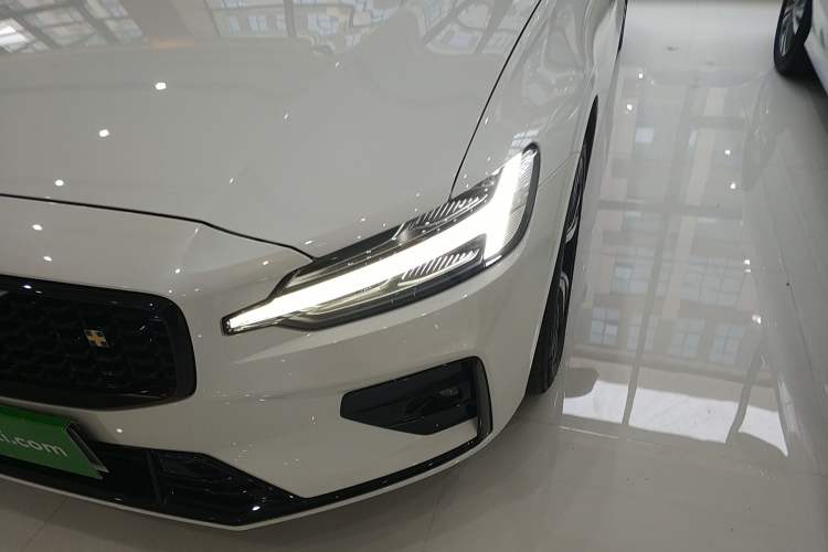Used Volvo S60 2023 B5 Zhiya Sport Edition Left Front Headlight