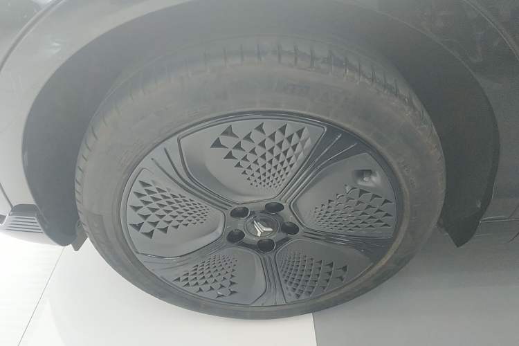 Used VOYAH COURAGE 2024 Four-Wheel Drive Global Edition Exterior 7