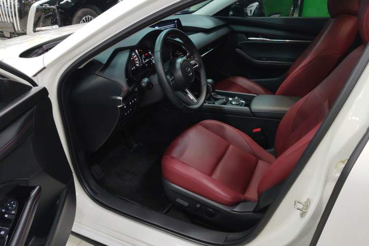 Used Mazda 3 Axela 2023 2.0L Automatic ZhiZhen Edition Driver Seat