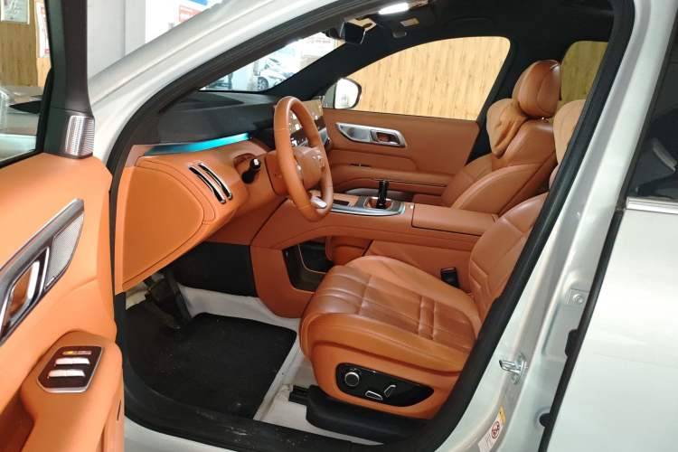 Used Deepal S09 2025 Four-Wheel Drive Ultra+ Custom Edition
