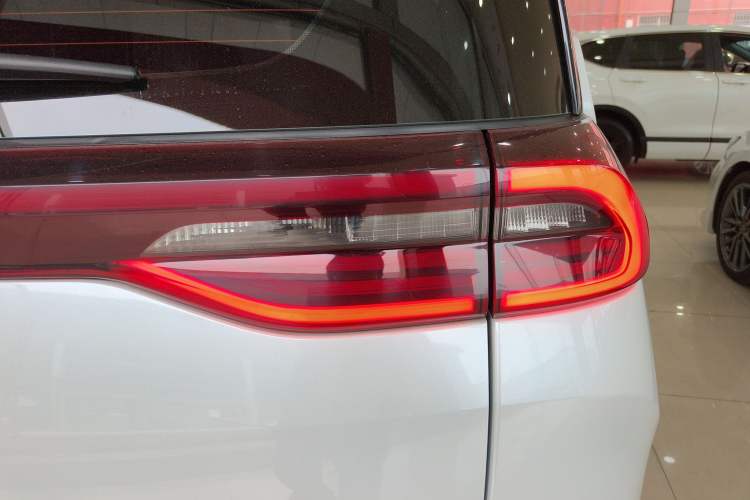 Used GAC Trumpchi M6 2023 PRO 270T DCT Luxury Edition Right Rear Taillight