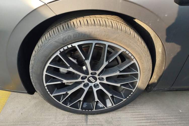 Used Geely Galaxy E8 2024 620 km All-Wheel-Drive Dragon Edition