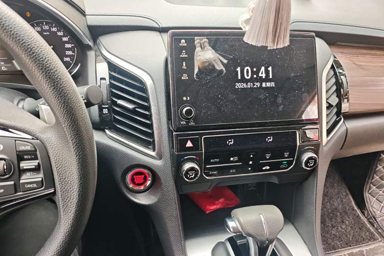 Used Honda Avancier 2019 240TURBO Two-Wheel Drive Elite Edition Audio And AC Panel