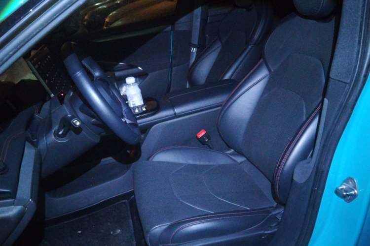 Used Xiaomi Auto SU7 2024 Rear-Drive Ultra-Long Range Advanced Pro-Level Intelligent Driving Version Left Front Seat