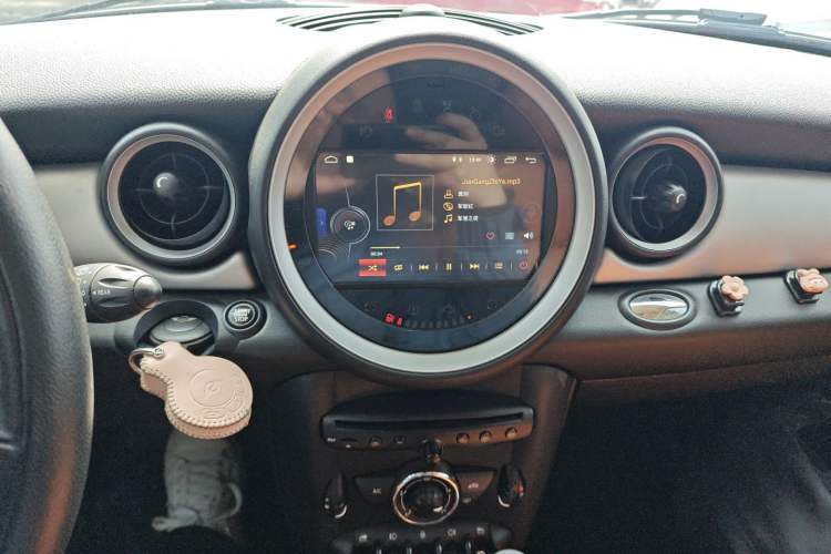 Used MINI MINI 2011 1.6L COOPER Fun
