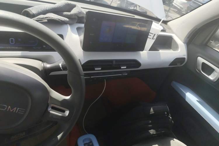 Used Geely Galaxy Panda 2024 Panda Mini 200km Endurance Bear
