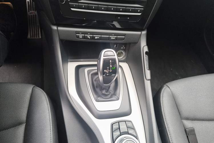 Used BMW X1 2014 sDrive18i Leading Model Gear Lever