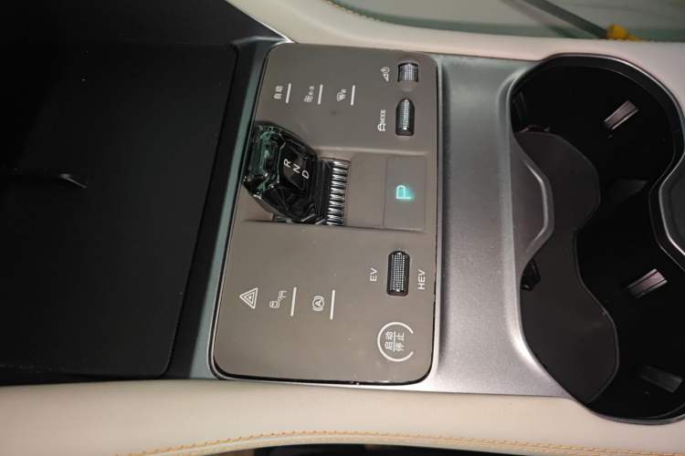 Used BYD Song PLUS New Energy 2024 HONOR Edition DM-i 110km Flagship Model Gear Lever