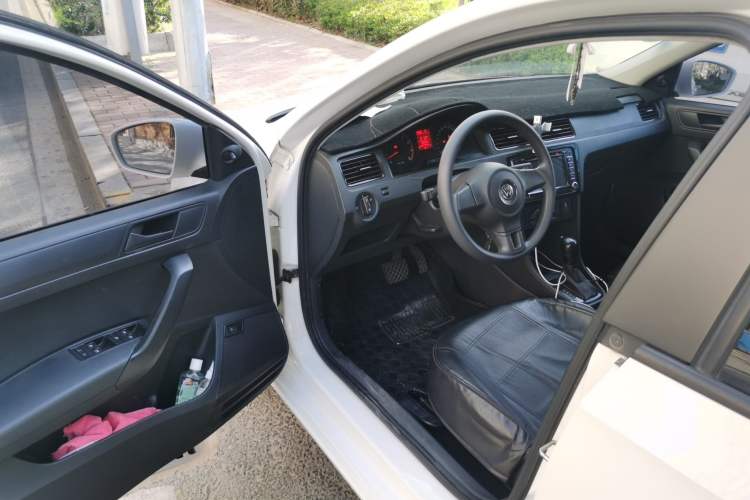 Used Volkswagen Santana 2015 1.6L Automatic Fashion Edition