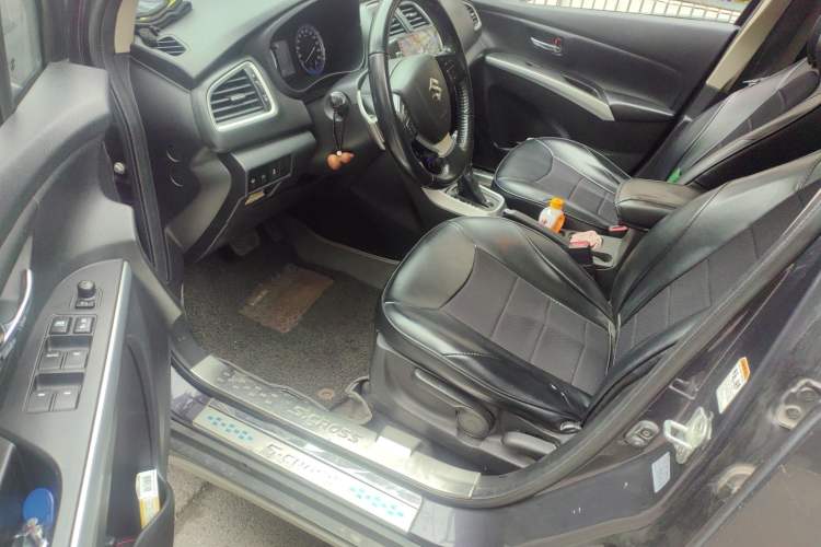 Used Suzuki S-Cross 2014 1.6L CVT Two-Wheel Drive Elite Version