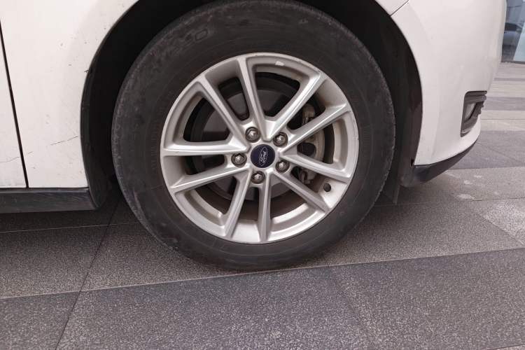 Used Ford Focus 2018 Sedan Classic 1.6L Automatic Trendy SmartDrive Edition Right Front Wheel Hub