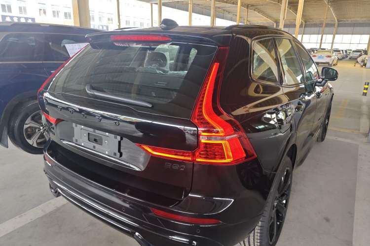 Used Volvo XC60 2025 B5 Four-Wheel Drive Smart & Advanced Midnight Black Edition Rear Right 45 Deg