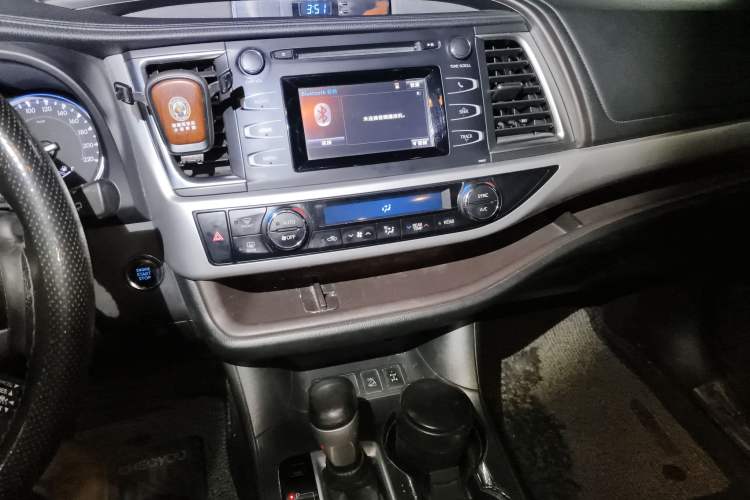 Used Toyota Highlander 2018 2.0T Four-Wheel Drive Luxury Edition 7 Seats China V Emission Standard