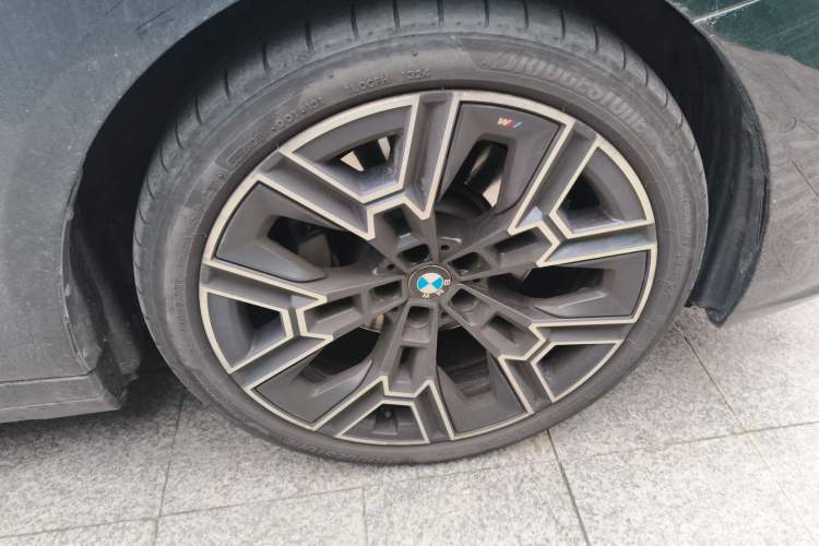 Used BMW 5 Series 2024 530Li Luxury Edition M Sport Package Exterior 7