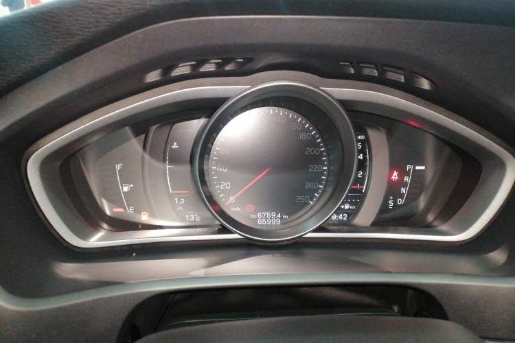 Used Volvo V40 2017 T3 Zhiyi Edition