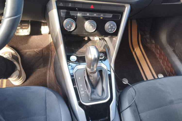 Used Volkswagen T-ROC 2022 280TSI DSG Two-Wheel Drive R-Line Pro PLUS
