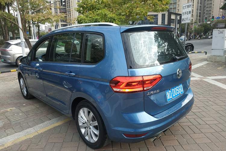 Used Volkswagen Touran 2018 Volkswagen Touran L 280TSI DSG Comfort Edition 7-seater