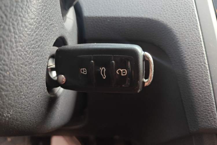 Used Skoda Rapid Spaceback 2016 Revised Version 1.6L Automatic Front-Drive Edition Vehicle Key