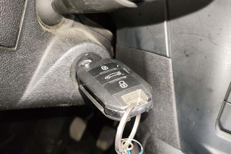 Used Citroen C3-XR 2015 1.6L Manual Pioneer Model Vehicle Key