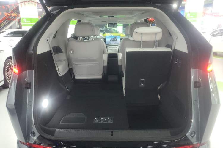 Used XPeng X9 2026 Model—Range-Extended Version 1602 Ultra