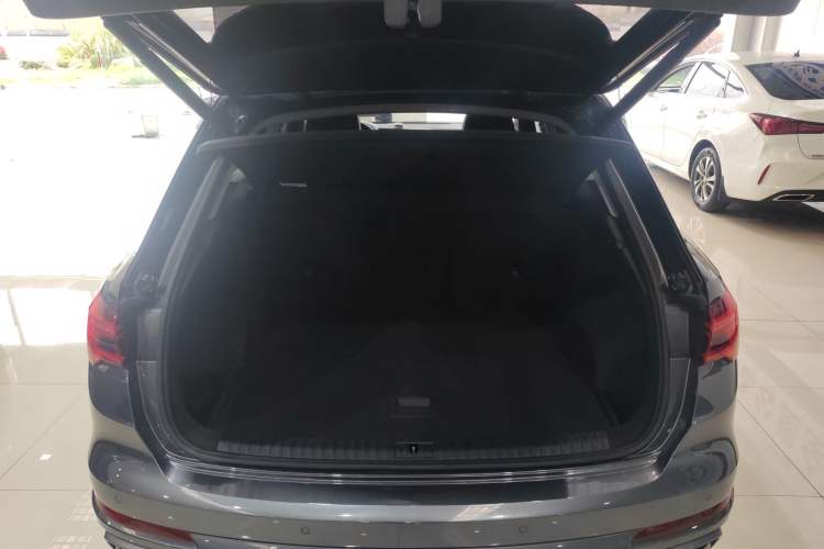 Used Audi Q3 2022 35 TFSI Fashion Dynamic Model
