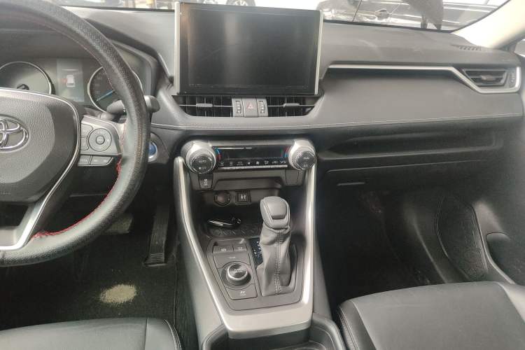 Used Toyota Wildlander 2021 Dual-Motor 2.5L E-CVT Four-Wheel Drive Luxury Edition Audio And AC Panel