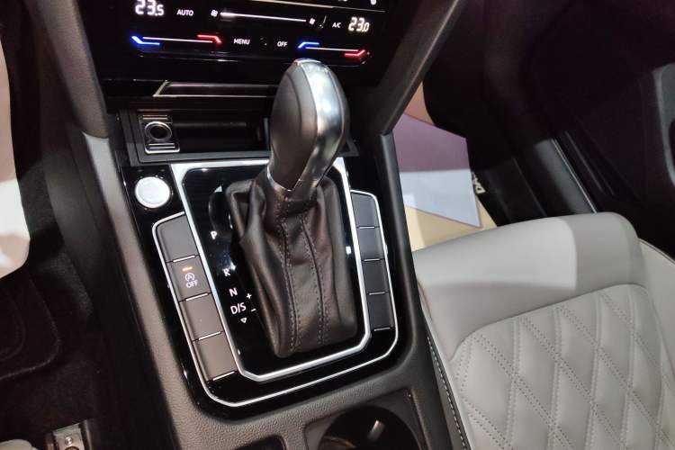 Used Volkswagen Magotan 2023 2 Million Units Limited Edition 330TSI DSG Leading Version Gear Lever