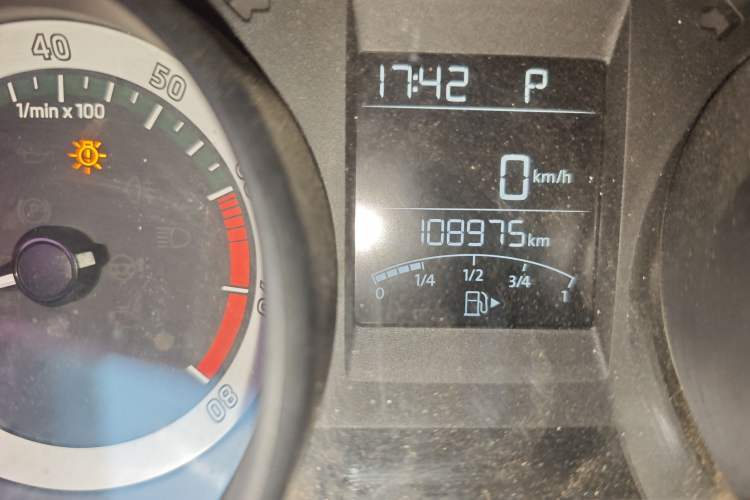 Used Skoda Rapid Spaceback 2018 1.6L Automatic Standard Edition Odometer Close Up