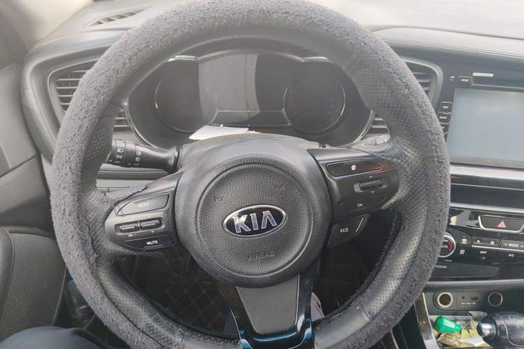 Used Kia K5 2014 2.0L Automatic LUXURY Steering Wheel