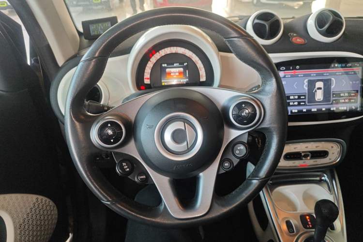 Used smart fortwo 2015 1.0L 52 kW Hardtop Passion Edition