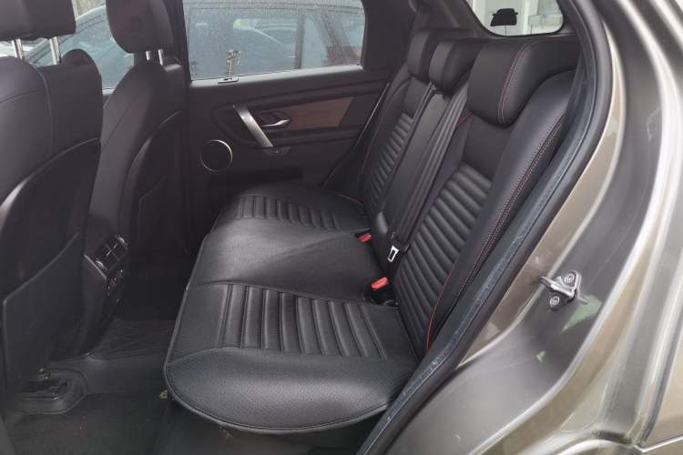 Used Land Rover Discovery Sport 2021 249 PS R-Dynamic S Performance Edition Left Rear Seat