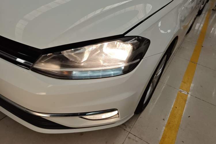 Used Volkswagen Golf 2018 1.6L Automatic Comfort Model Left Front Headlight