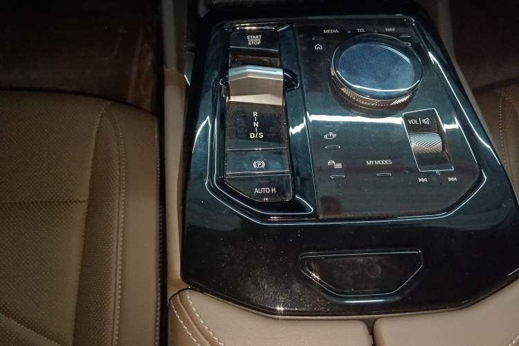 Used BMW 5 Series 2024 530Li Leading Luxury Package Gear Lever