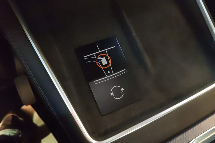 Used Tesla Model Y 2025 Rear-Wheel-Drive Version