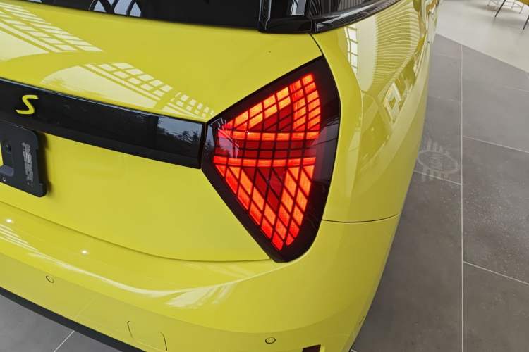 Used MINI Electric MINI COOPER 2024 452km COOPER SE Artist