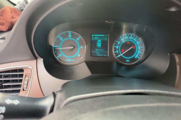 Used JAC Group Refine M5 2016 1.9T Diesel Manual Business Edition Odometer Close Up