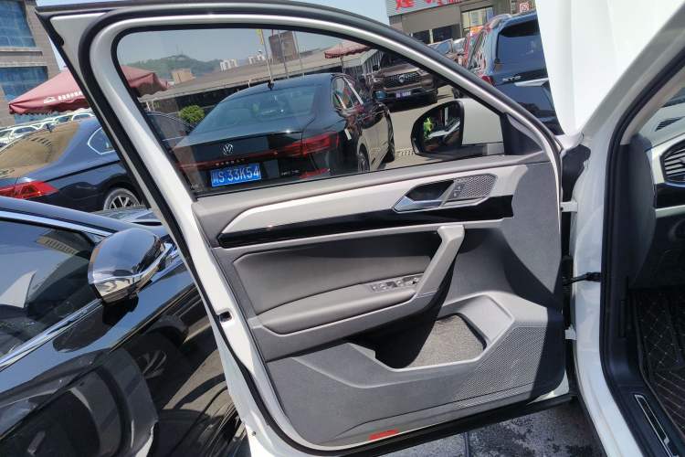 Used Volkswagen Tayron 2020 330TSI Two-Wheel Drive Luxury Smart Connectivity Version