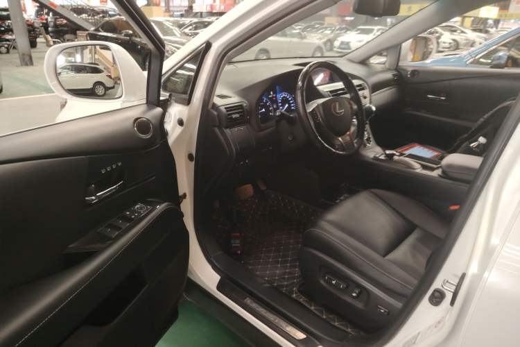 Used Lexus RX Classic 2013 270 Elegant Edition
