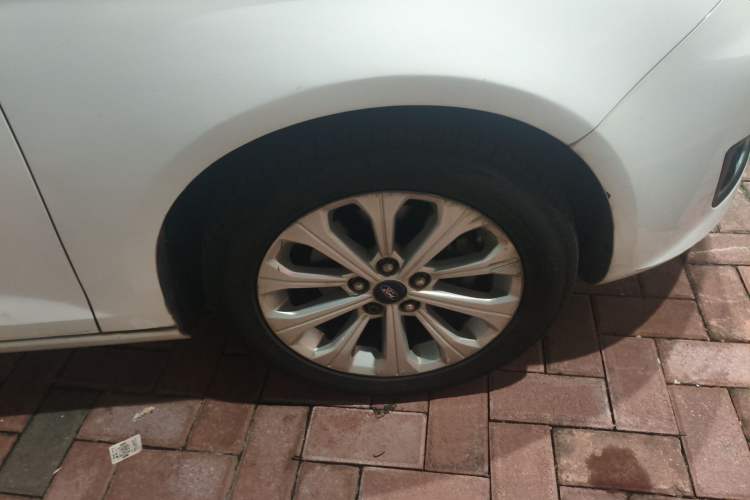 Used Ford Escort 2015 1.5L Automatic Fashion Model