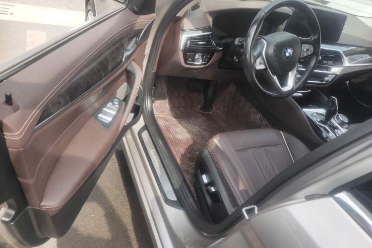 Used BMW 5 Series 2021 525Li Luxury Package Driver Seat