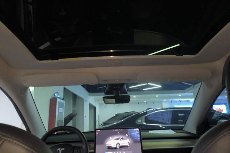 Used Tesla Model Y 2022 Rear-Wheel-Drive Version
